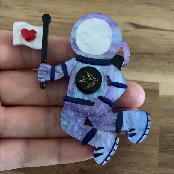 Erstwilder Major Tom Brooch space astronaut pin NWOT - Picture 8 of 8